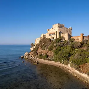 Castello Di Falconara Guest house